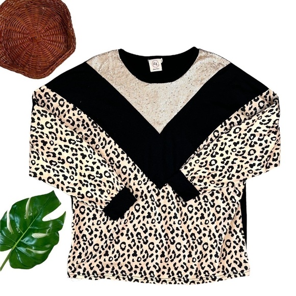 Grace and Emma Boutique Chevron Leopard Sequin Colorblock Top Jumper Size Large - Picture 13 of 13